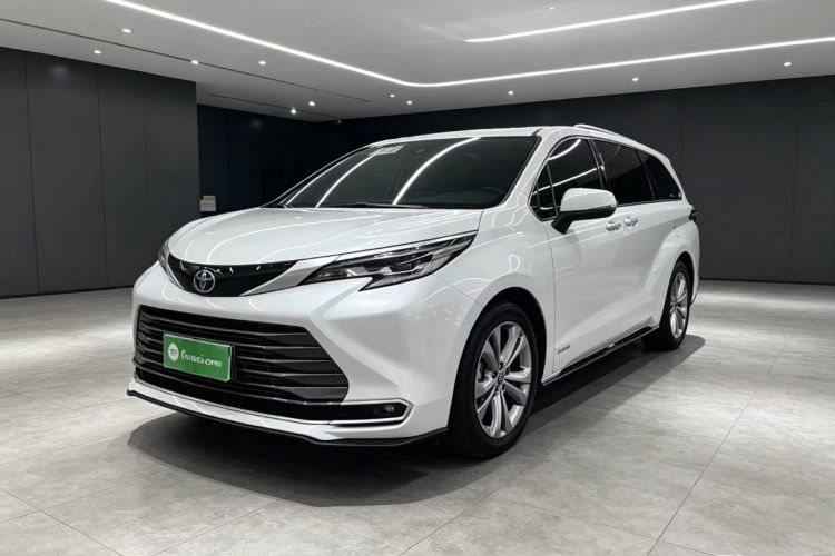 Toyota Sienna 2023 — фото 1