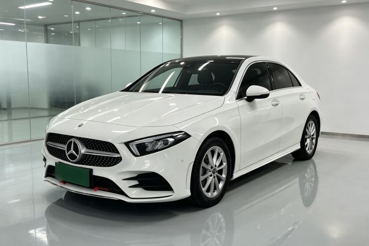 Mercedes-Benz A 200 L 2021 — фото 1