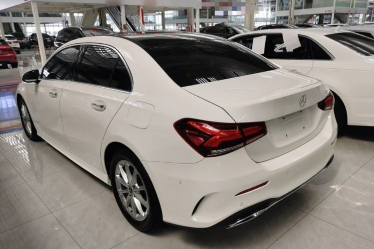 Mercedes-Benz A 200 L 2021 — фото 4