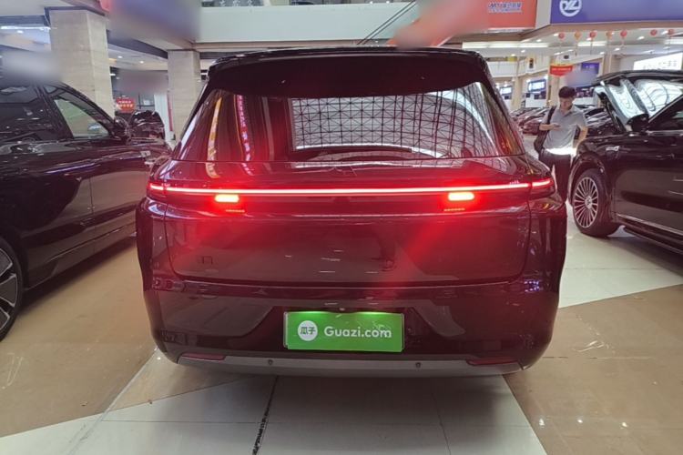 Li Auto L8 2023 — 5