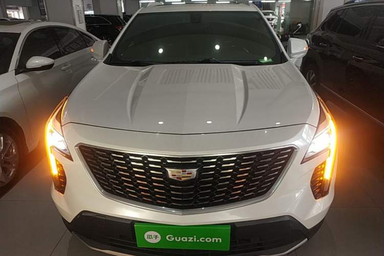 Cadillac XT4 2021 — фото 2