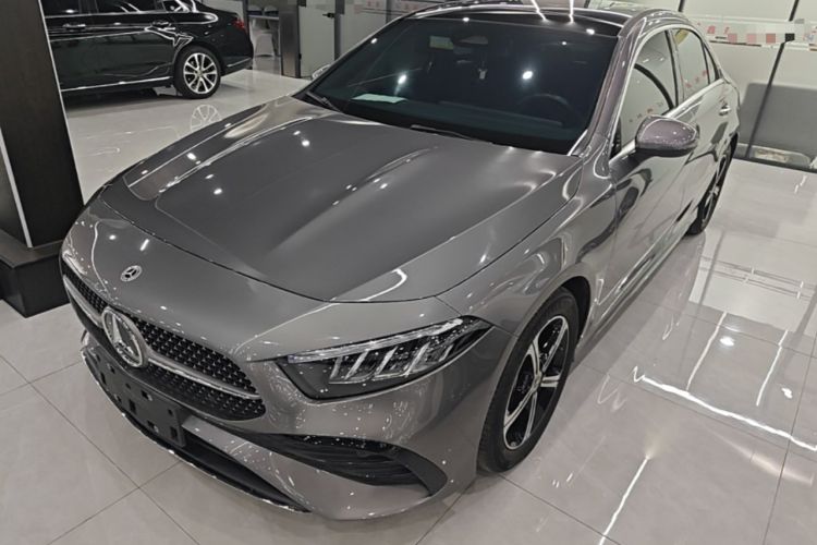 Mercedes-Benz A 200 L 2023 — фото 1