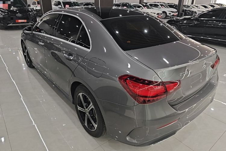 Mercedes-Benz A 200 L 2023 — фото 4
