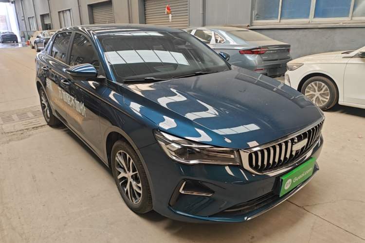 Geely Emgrand 2026 — 3
