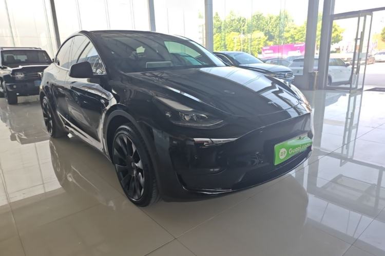 Tesla Model Y 2022 — 3