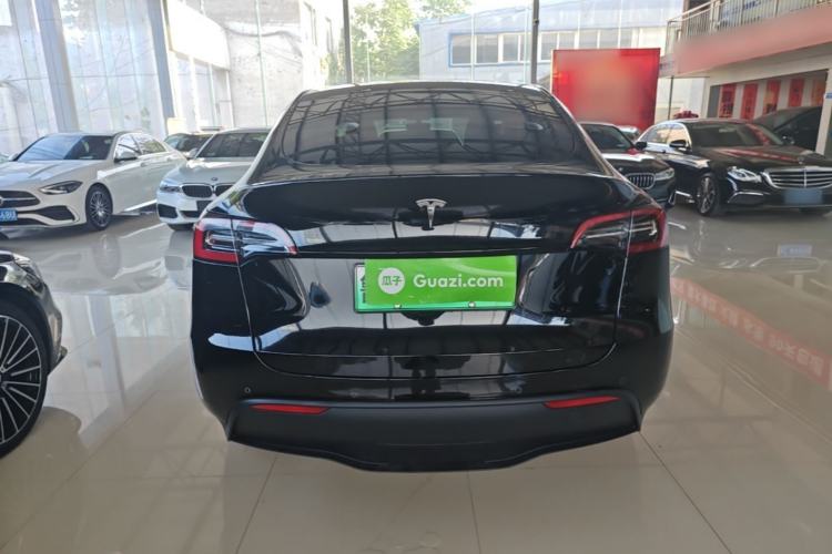 Tesla Model Y 2022 — 5