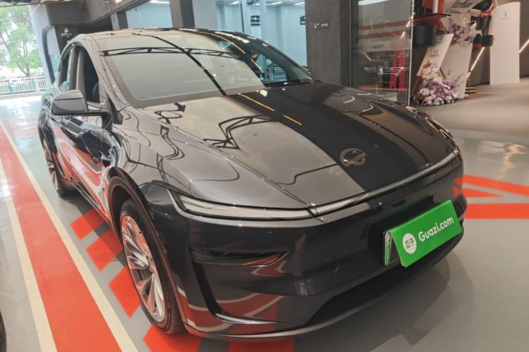 Tesla Model Y 2025 — 3