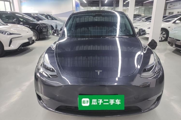 Tesla Model Y 2024 — 2
