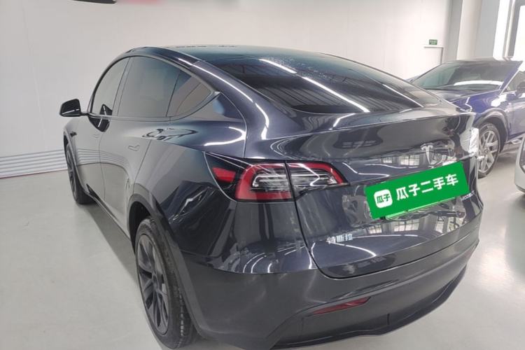 Tesla Model Y 2024 — 4