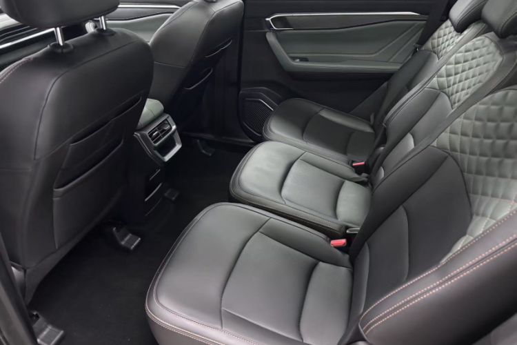Geely Auto auto haoyue l 2023 — фото 3