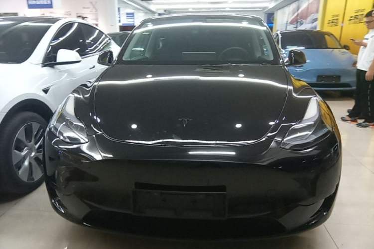 Tesla Model Y 2022 — 2