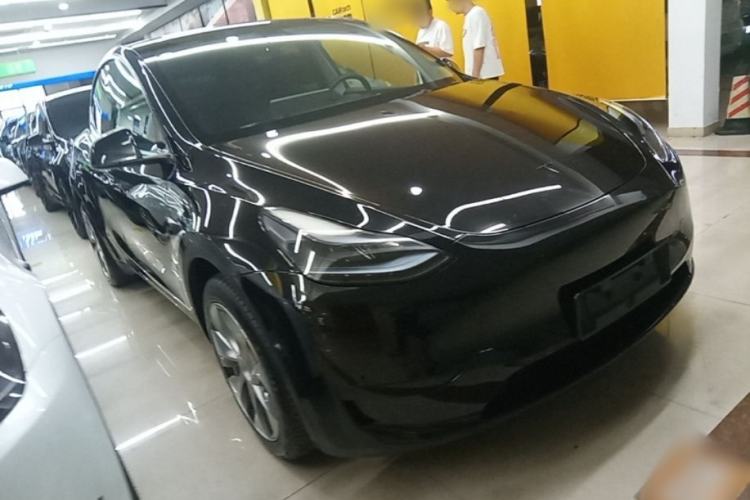 Tesla Model Y 2022 — 3