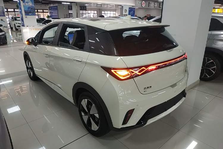 BYD Dolphin 2023 — 4