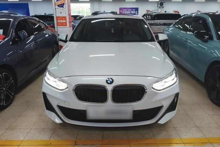 BMW 120i 2020 — 2