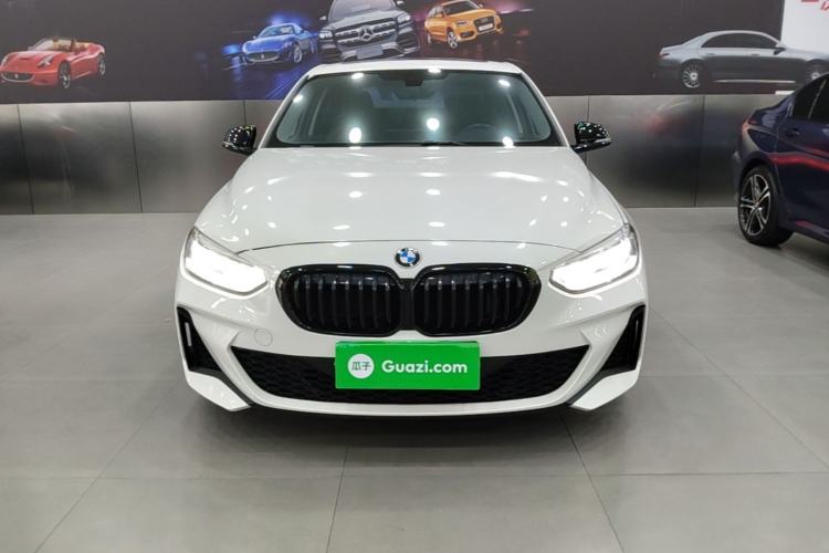 BMW 120i 2023 — фото 2