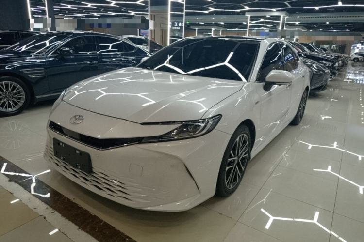Toyota camry 2024 — фото 1