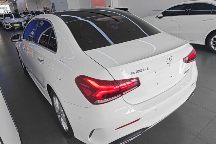 Mercedes-Benz A 200 L 2022 — фото 4