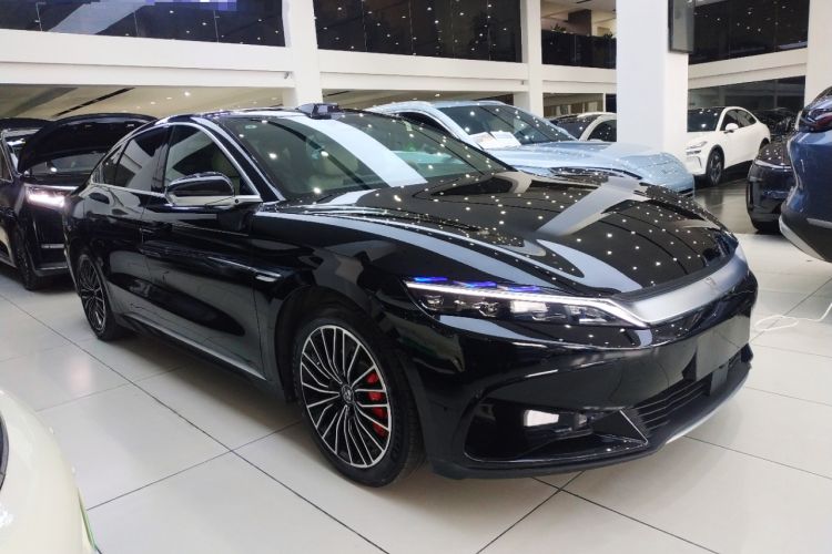BYD Han 2025 — 3