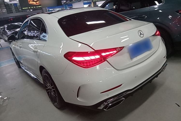 Mercedes-Benz C 260 L 2023 — фото 4