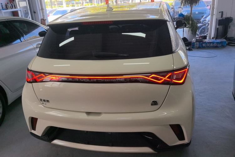 BYD Dolphin 2023 — 5