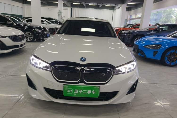 BMW i3 2023 — 2