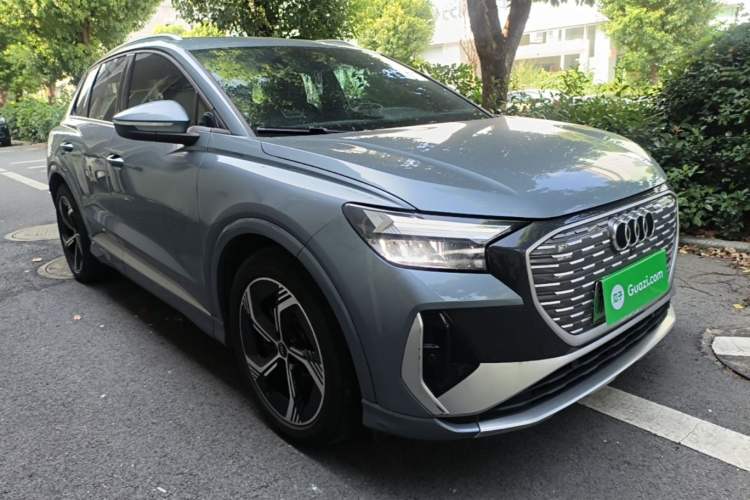 Audi Q4 e-tron 2023 — фото 3