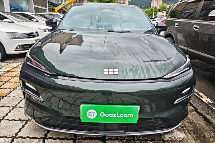 Geely Galaxy 8 2025 — 2