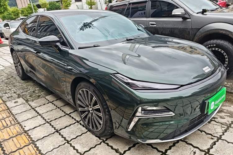 Geely Galaxy 8 2025 — 3