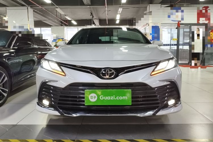 Toyota Camry 2023 — 2