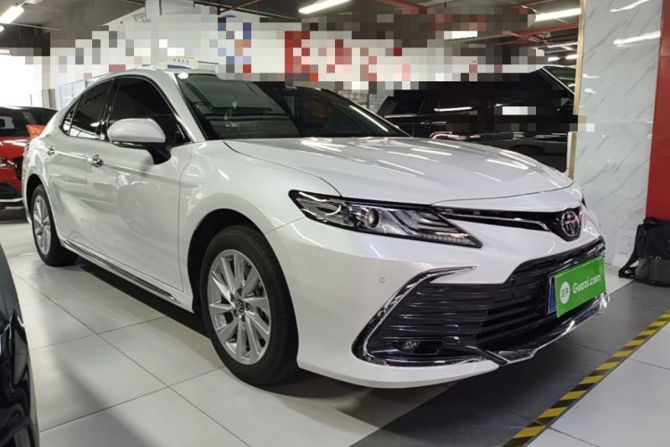 Toyota Camry 2023 — 3