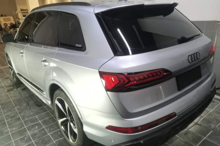 Audi Q7 2022 — 4