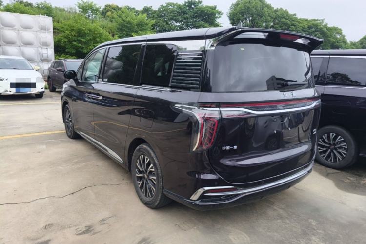 Hongqi HQ9 PHEV 2024 — 4