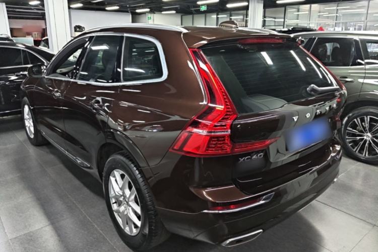 Volvo XC60 2021 — фото 4
