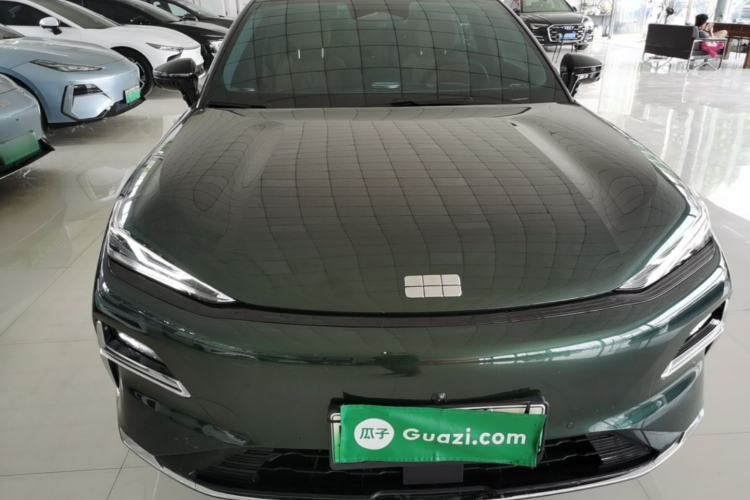 Geely Galaxy 8 2025 — 2