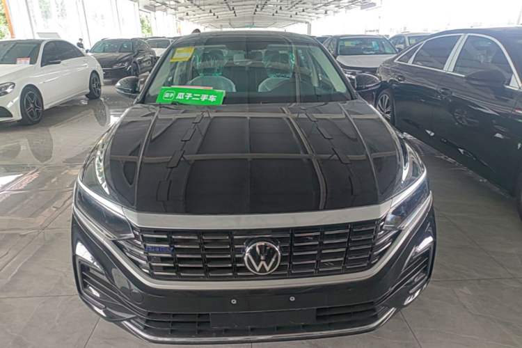 Volkswagen Passat 2025 — 2