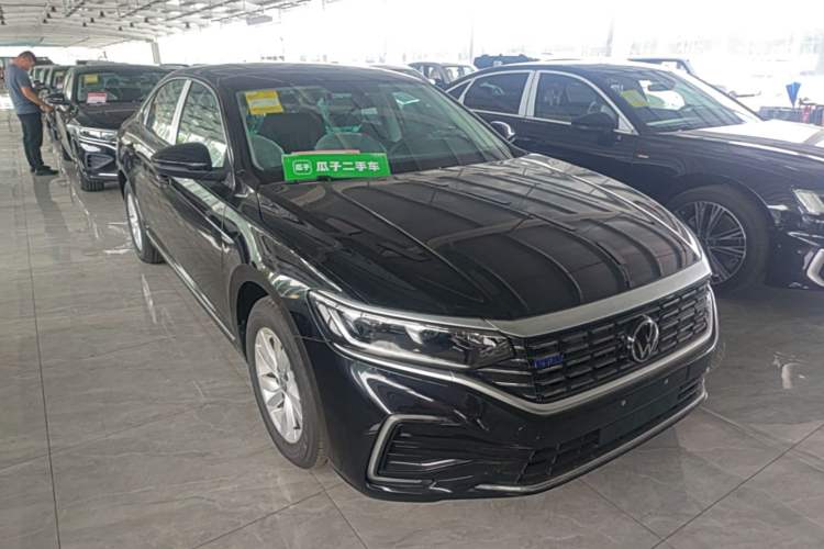 Volkswagen Passat 2025 — 3