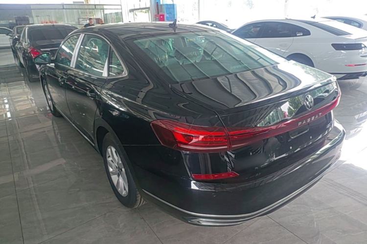 Volkswagen Passat 2025 — 4