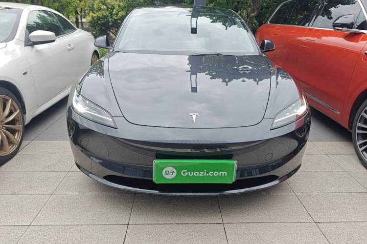 Tesla Model 3 2023 — 2