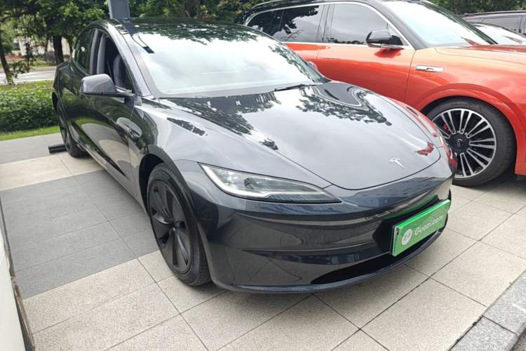 Tesla Model 3 2023 — 3