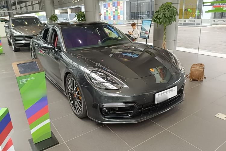 Porsche Panamera 2023 — 3