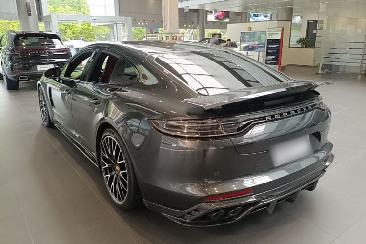 Porsche Panamera 2023 — 4