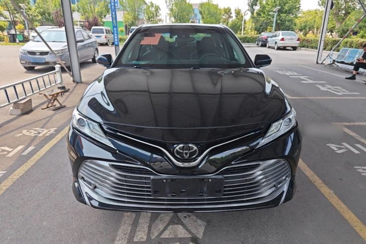 Toyota Camry 2019 — 2