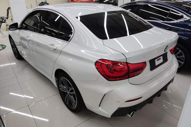BMW 120i 2021 — фото 4