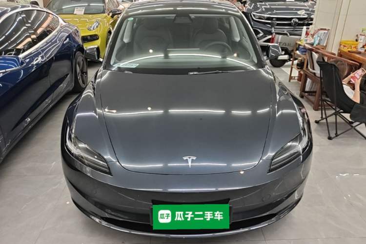 Tesla Model 3 2025 — 2