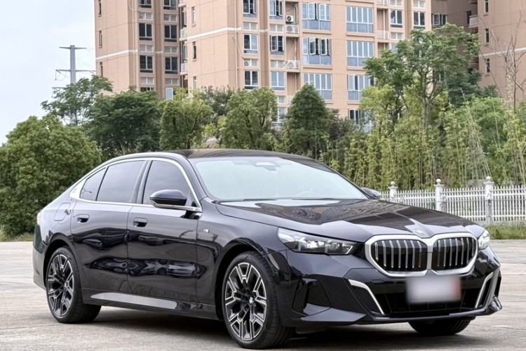 BMW 530Li 2024 — фото 4