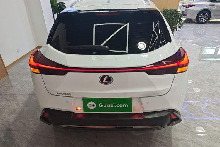 Lexus UX 200 2020 — 5