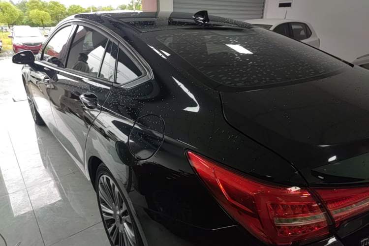 Hongqi H5 2020 — 4