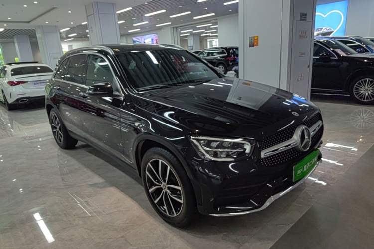 Mercedes-Benz GLC 260 L 2022 — фото 3