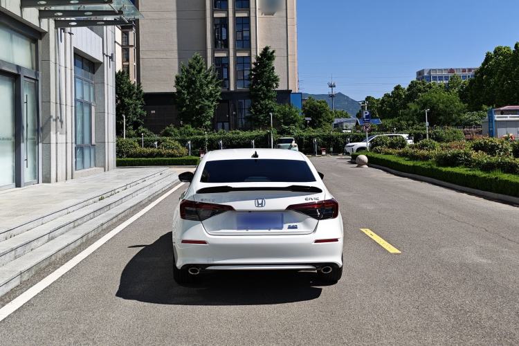 Honda Civic 2025 — 5