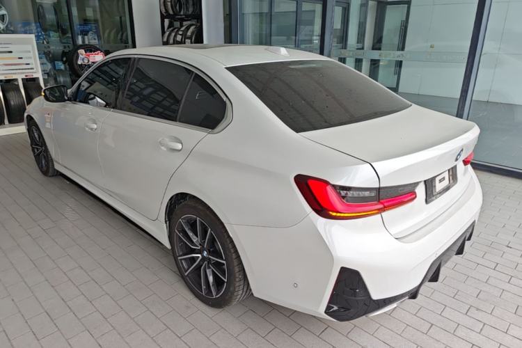 BMW 325Li 2025 — фото 4